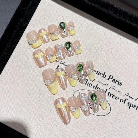 Uñas Postizas Hechas a Mano Amarillo Lazo Perla Artificial Verde Esmeralda Strass Almendra Cuadrado Corto Uñas para Mujer Joyería