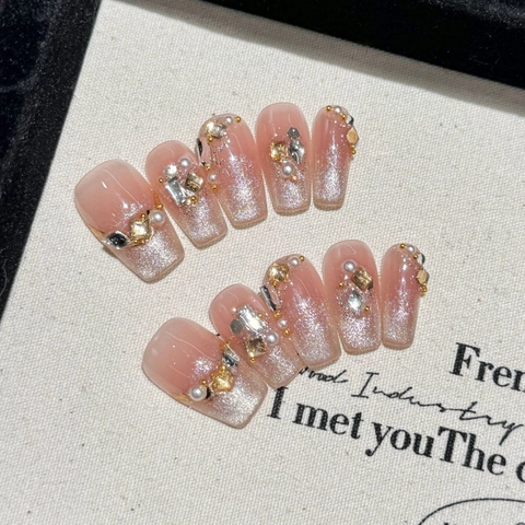 Handgefertigt Französisch Katzenauge Onychoplastik Luxus Strass Künstliche Perlen Dekor Nude Rosa Silber Verlauf Sarg Falsche Nägel Damen