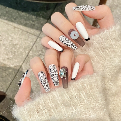 Gothic Snake Skin Long Coffin Press On Nails With 3D Silver Dragon Charm Rhinestone Dark Style Cool Girl False Nails