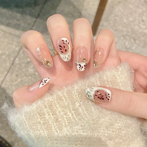Unghie Finte Press On Francesi Foglia di Acero Fatte a Mano Nudo Rosa Bianco Corto Ovale Decorazione Strass Perla Artificial Per Donne