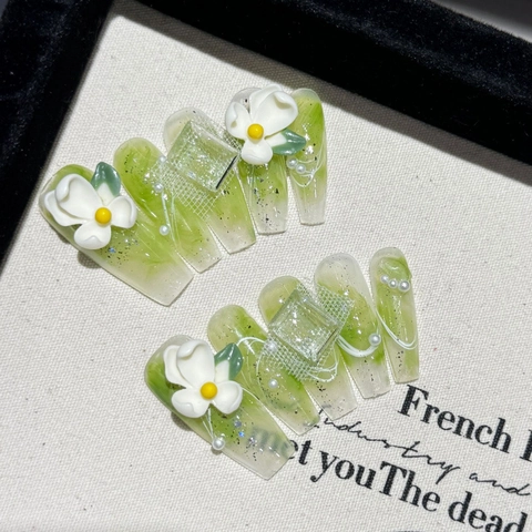 Green Handmade Press On Nails With 3D White Flower Artificial Pearl Long Coffin Shape Gradient Manicure For Women Jewelry