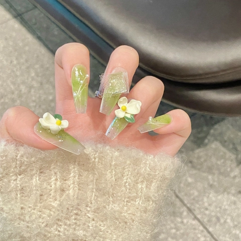 Green Handmade Press On Nails With 3D White Flower Artificial Pearl Long Coffin Shape Gradient Manicure For Women Jewelry