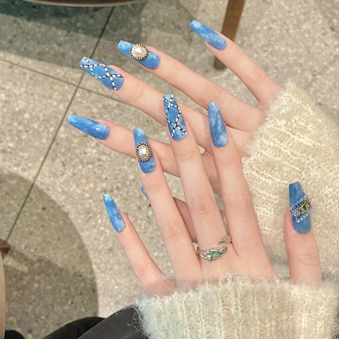 Uñas Postizas Hechas a Mano Estilo Denim Azul Vintage Coffin Largo Con Perlas y Decoración de Metal Para Mujer