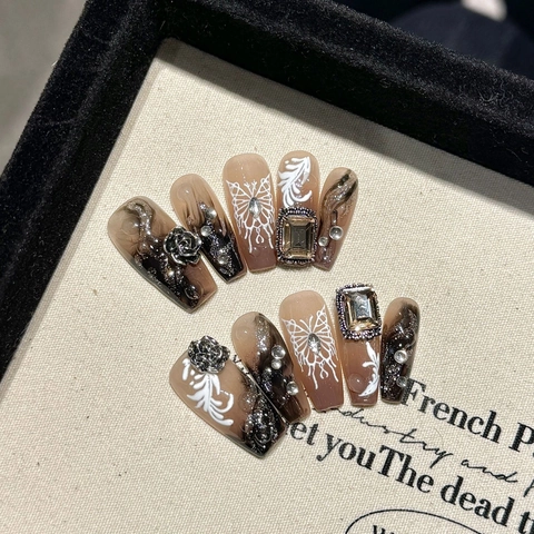 Handmade Ombre Butterfly Press On Nails With 3D Rose Rhinestone Vintage Dark Style Fake Nails Set For Women Luxury Nail Art