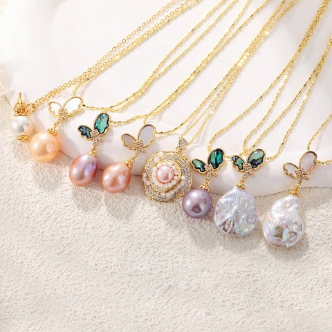 Romantic Butterfly Baroque Freshwater Pearl Necklace Gold Plated Copper Abalone Shell Rhinestone Pendant Jewelry For Women