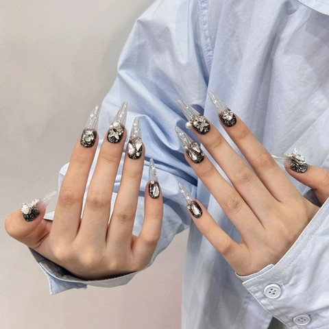Uñas Postizas Hechas a Mano Degradado Negro Brillo Diamantes Perla Artificial Mariposa Stiletto Largo Lujo Moda Mujer