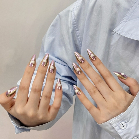 Uñas Postizas a Presión Artesanales Degradado Metálico Púrpura Oro Con Corazón Blanco 3D Uñas Largas Stiletto Almendra