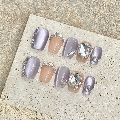Uñas Postizas Hechas a Mano Degradado Púrpura Rosa Ojo de Gato Desmontables Dulces Diamantes de Imitación Perla Artificial Nail Art