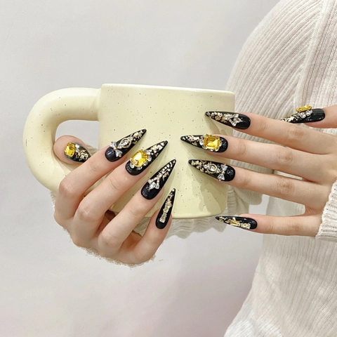 Unghie Finte di Lusso Fatte a Mano Nero Lucido Con Zirconia Gialla Foglia d Oro Fiocco Strass Stiletto per Donna