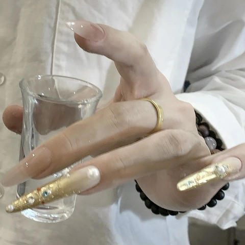 Lussuosi Unghie Finte Stile Palazzo Stiletto Lungo Mandorla Oro Rosa Sfumatura Strass Perla Artificial Unghie Finte Riutilizzabili