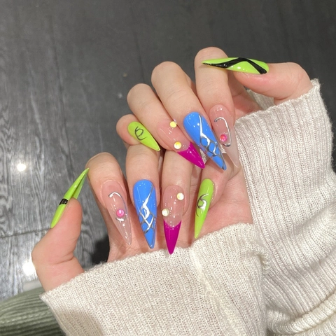 Unghie Finte Press On Stiletto Y2K Fatte a Mano Lunghe Verde Neon Blu Rosa Strass Metalliche per Donna