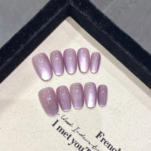 Handgefertigte Traubenlila Katzenaugen Drucknägel Eisig Schimmernde Magnetische Ovale Falsche Nägel Für Damen Elegante Maniküre Dekoration