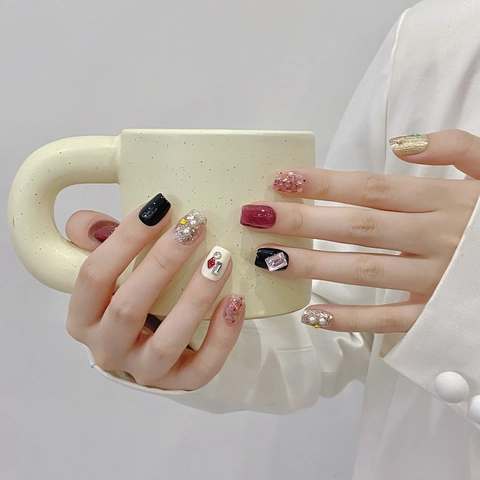 Faux Ongles Faits à la Main Style Néon Rétro Œil de Chat Avec Strass Perle Artificielle Décorée Pointes d'Ongles Réutilisables