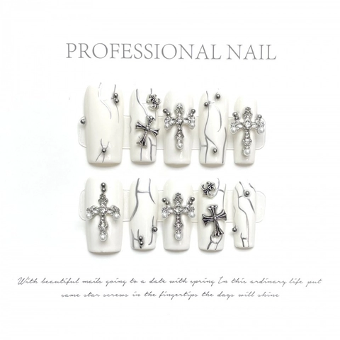 Uñas Postizas a Presión Hechas a Mano de Mármol Blanco Gótico Cruz de Metal Plateado Perlas Artificiales Forma de Ataúd Mujer