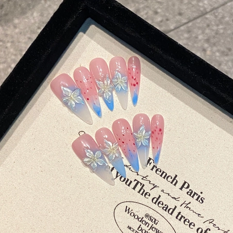 Uñas Postizas Stiletto Largo Hechas a Mano Degradado Rosa Azul Flor de Lirio 3D Diamantes de Imitación Estilo Dulce y Puro