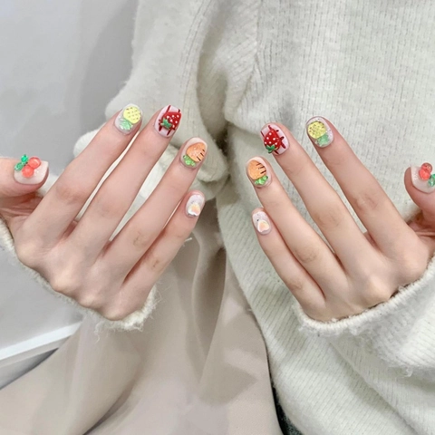 Unghie Finte da Applicare 3D Rilievo Frutta Fatto a Mano Fragola Ananas Design Corto Quadrato Tondo Gioielli da Donna