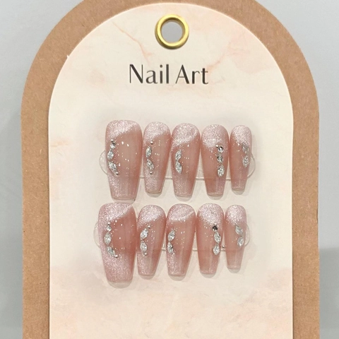 Unghie Finte a Pressione Fatte a Mano Rosa Nude Sfumato Occhio di Gatto Con Strass Forma a Bara Lunga Elegante per Donna