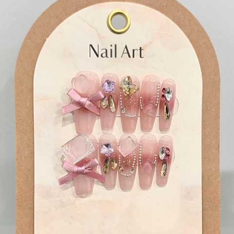 Uñas Postizas Hechas a Mano Degradado Rosa Blush Forma Ataúd Con Mariposa 3D Lazo de Satén Perlas Artificiales Dijes de Corazón Mujer