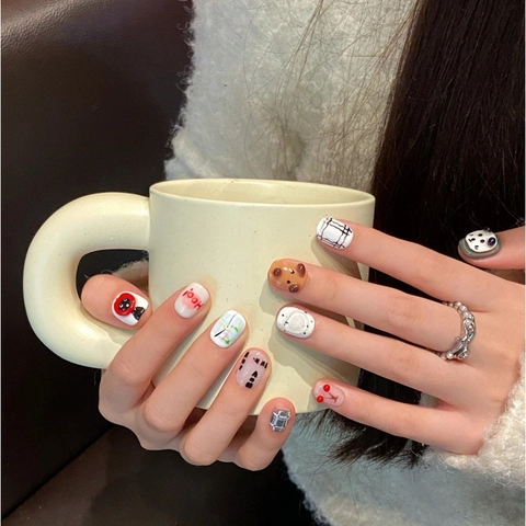 Unghie Finte Fatte a Mano Cane Panda Corto Quadrato Arrotondato 3D Dipinto a Mano Cartone Animato Manicure Con Kit Strumenti