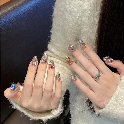 Unghie Finte a Bara Fatte a Mano Lussuosi Strass Farfalla Luccicanti Rosa Nudo Unghie Finte per Donna Manicure Stile Salone