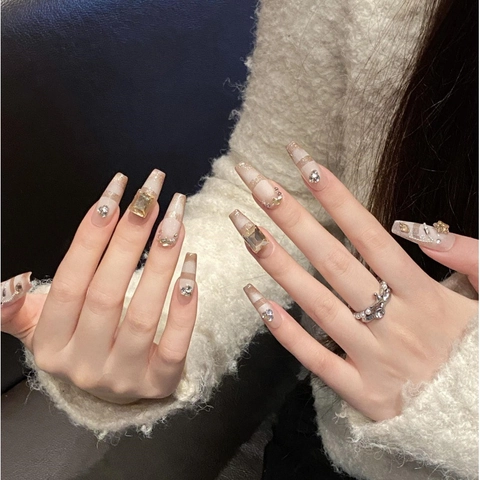 Unghie Finte a Pressione Lunghe a Forma di Bara Fatte a Mano Sfumate Francesi Rosa Nude Lussuosi Strass Künstliche Perle Eleganti