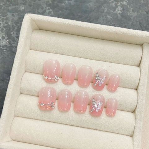 Unghie Finte da Premere Fatte a Mano Rosa Nudo Sfumate Con Farfalla 3D Strass Perla Artificiale Bordo Francese per Donna