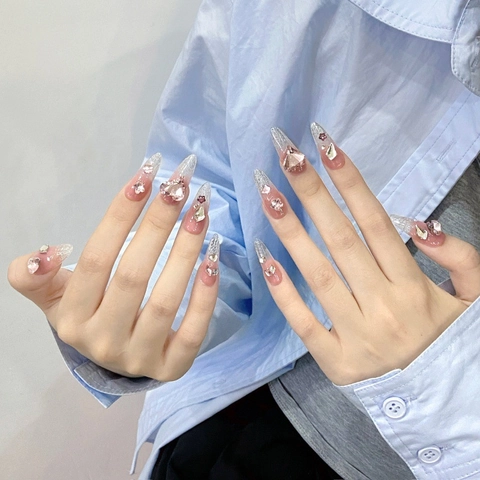 Unghie Finte da Incollare Fatte a Mano con Sfumatura Rosa e Strass Punta Rotonda Semplice Cuore Set per Donna Decorazione Fai da Te