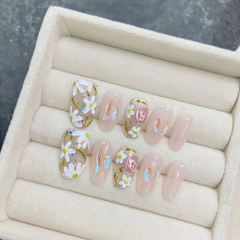 Faux Ongles à Coller Faits à la Main Fleur de Magnolia Peints à la Main 3D Rose Nude Élégants Réutilisables pour Femmes