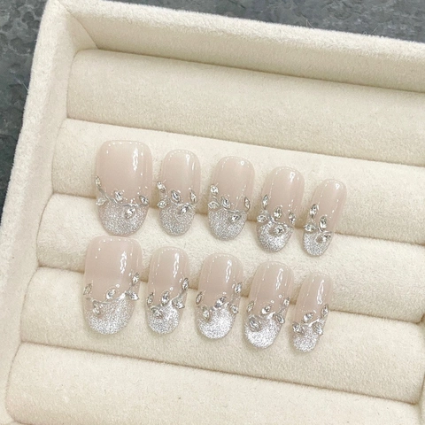 Unghie Finte a Pressione Gel Fatte a Mano Strass 3D Occhio di Gatto Glitter Rosa Nudo Argento Elegante Manicure Donna Lusso
