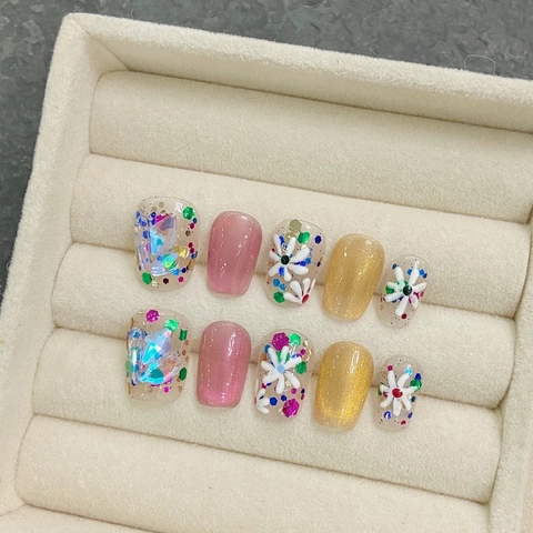 Unghie Finte Fatte a Mano Fiori Occhio di Gatto Con Strass Floreali 3D Rosa Giallo Lucide Punte Unghie Donna Gioielli