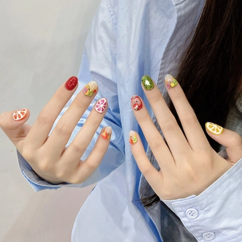 Unghie Finte a Pressione Tema Frutta Fatte a Mano Corte Tonde Carine Stile Estivo Fresco in Resina Con Kit Attrezzi Donna