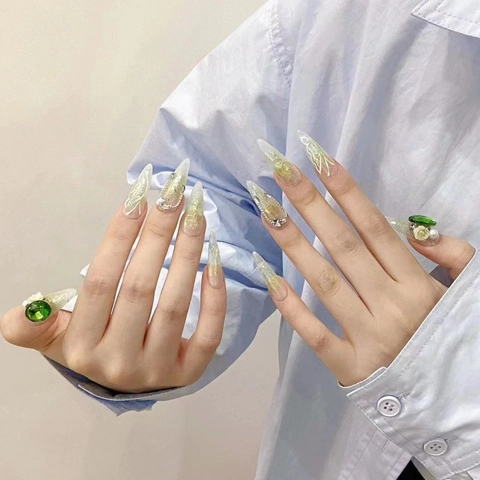 Unghie Finte a Pressione Farfalla Verde Fatte a Mano Con Decorazione Fiori in Rilievo 3D Eleganti Unghie Stiletto Lunghe Donna