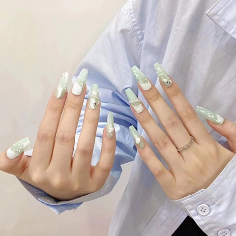 Unghie Finte da Incollare Fatte a Mano Nuovo Stile Cinese Retrò 3D Pattern Serpente Verde Rilievo Resina Lucida per Donna Manicure