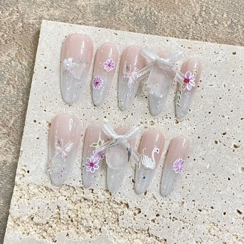 Unghie Finte a Pressione Sfumatura Rosa Farfalla Con Cigno 3D Fiore Fiocco Lunghe a Mandorla Fatte a Mano Lusso Per Donna