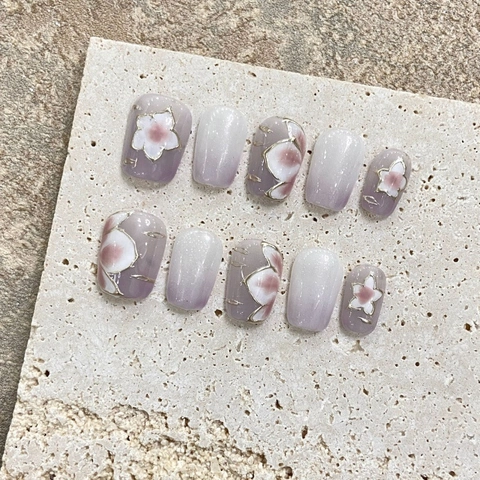 Handgefertigte Lila Kirschblüten Künstliche Nägel Kurz Eckig-Rund 3D Blumen Nagelkunst-Set Für Damen Maniküre Schmuck