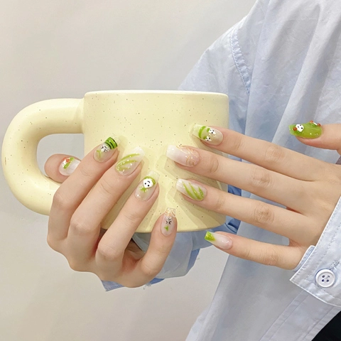Unghie Finte a Pressione Fatte a Mano Verde Bianco Gradiente Forma a Bara Simpatico Personaggio Zongzi Rilievo 3D Donna
