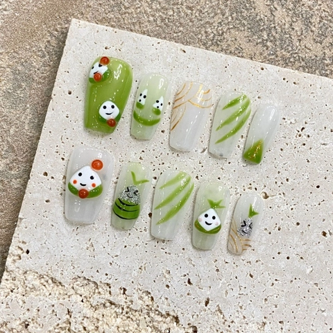 Unghie Finte a Pressione Fatte a Mano Verde Bianco Gradiente Forma a Bara Simpatico Personaggio Zongzi Rilievo 3D Donna