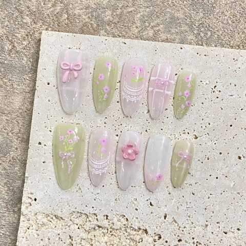 Handgefertigt Mandelform Künstliche Nägel Salbeigrün Rosa Blumendesign 3D Schleife Süß Frisch Lang Aufklebenägel Damen Schmuck