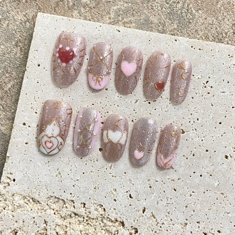 Handgemaakte Roze Kattenoog Plaknagels Hart Vlinder Ontwerp Zoete Franse Stijl Hars Kunstparel Luxe Kunstnagels Voor Dames