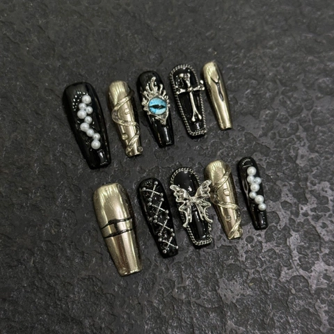 Uñas Postizas Hechas a Mano Gótico Punk Mariposa Metálica Cruz Perla Artificial Estrás Negro Plata Forma Ataúd Larga Mujer
