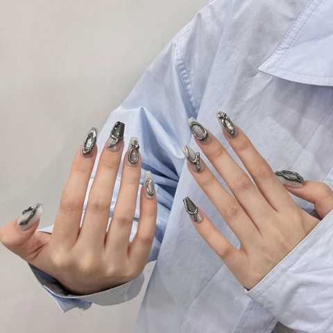 Handgefertigte Strass Graue Katzenauge Press On Nails Silber Flüssigmetall Schmetterling Relief Design Dunkel Gothic Cyberpunk Künstliche Nägel