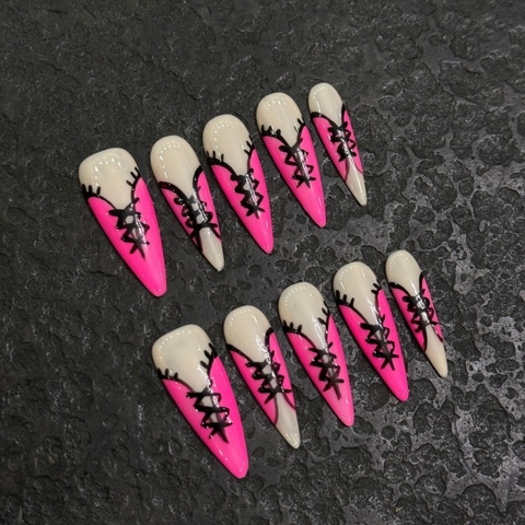 Handgemaakte Lange Stiletto Press On Nagels Roze Naakt Korset Strik Patroon Kunstnagels Voor Vrouwen Manicure