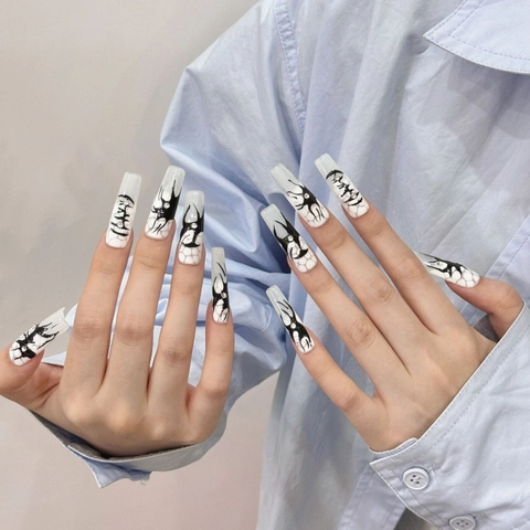 Handgemaakte Gothic Plaknagels Lange Coffin Vorm Zwart Wit Abstract Patroon Strass Ingelegd Valse Nagels Voor Vrouwen