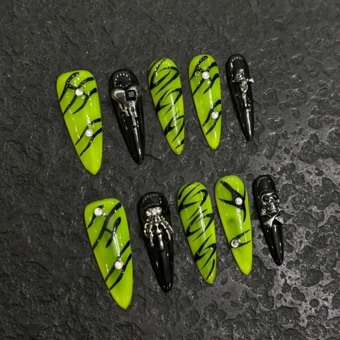 Handmade Gothic Stiletto Press On Nails Neon Green Black Skeleton Hand 3D Metal Charms Rhinestone Punk Fake Nails For Women