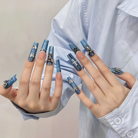 Handgefertigte Lange Sarg Nägel Zum Aufdrücken Denim Blau Gotik Y2K Schmetterling Rose Engel Metallanhänger Strass Künstliche Perle