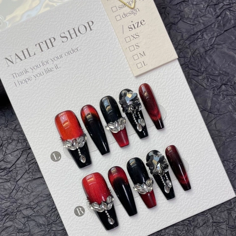 Unghie Finte Press On Occhio di Gatto Rosso Scuro Nero Fatte a Mano Con Strass Gotici Catena di Zircone Lunghe a Bara