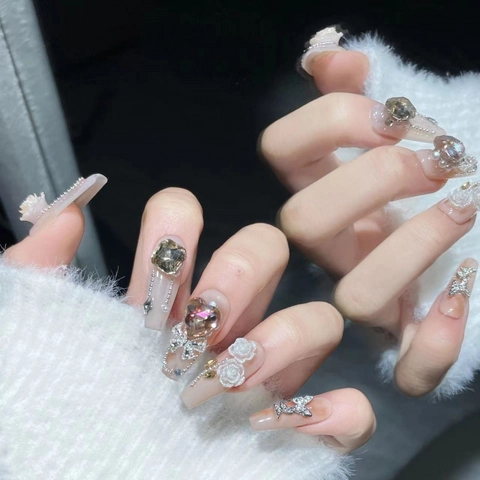 Handgemachte Drucknägel 3D Pfingstrose Relief Strass Künstliche Perlenkette Luxus Nude Bernstein Textur Abnehmbare Lange Künstliche Nägel