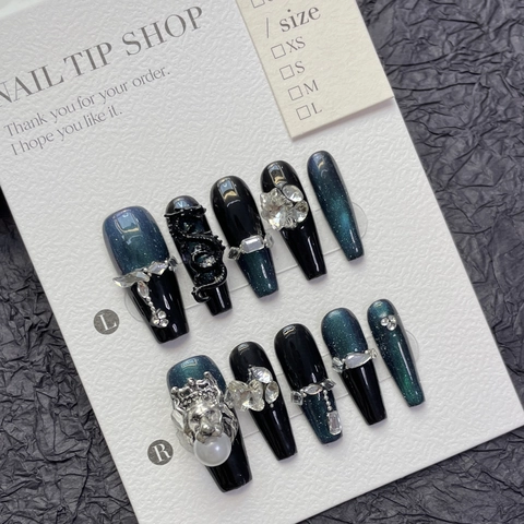Handmade Cat Eye Press On Nails Long Coffin Fake Nails With 3D Dragon Lion Rhinestone Decor Gothic Luxury Artificial Nails