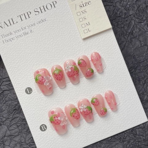 Uñas Postizas Press On Hechas a Mano Fresa Floral Con Diamantes De Imitación Corazón Cadena Jelly Pink Uñas De Acrílico Para Mujeres