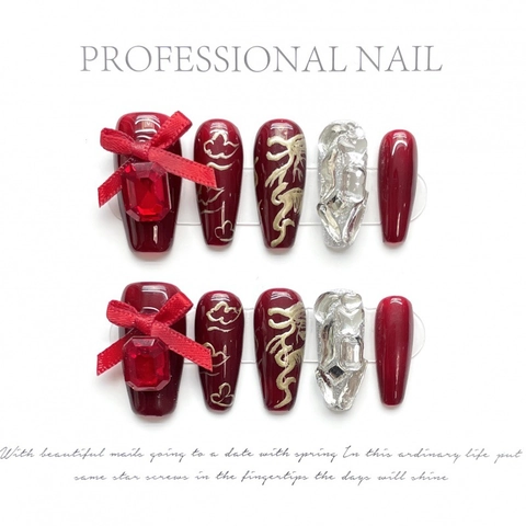 Handgefertigte Rote Künstliche Nägel Gold Drachen Relief 3D Schleife Strass Lange Sargform Fake Nails Für Damen Party Deko